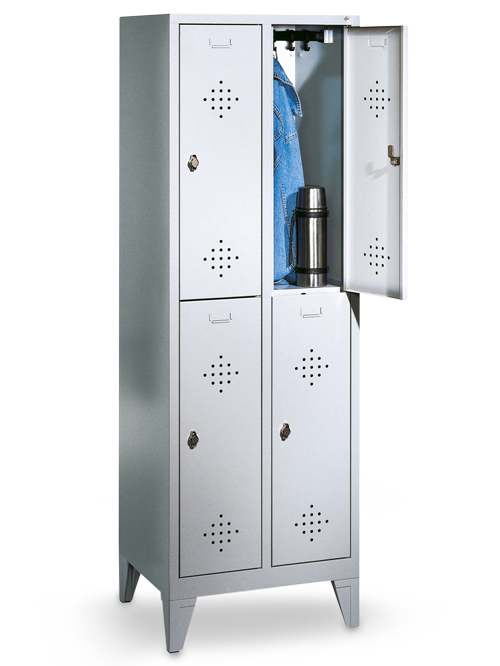 Garderobenschrank mit 100 mm hohem Sockel,
 Abteilbreite in mm: 400